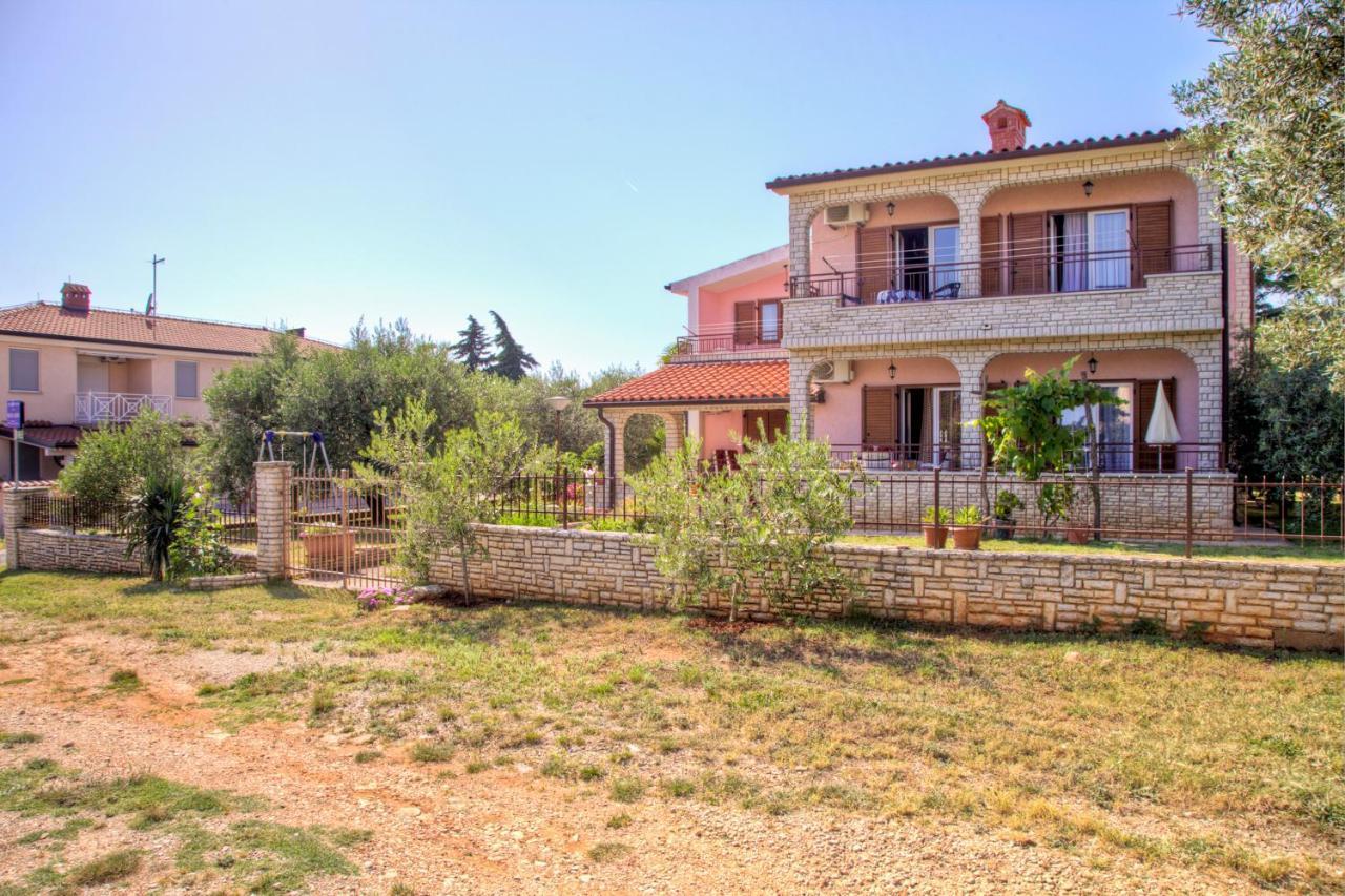 Comfortable Apartments In Peroj Near The Sea Kültér fotó