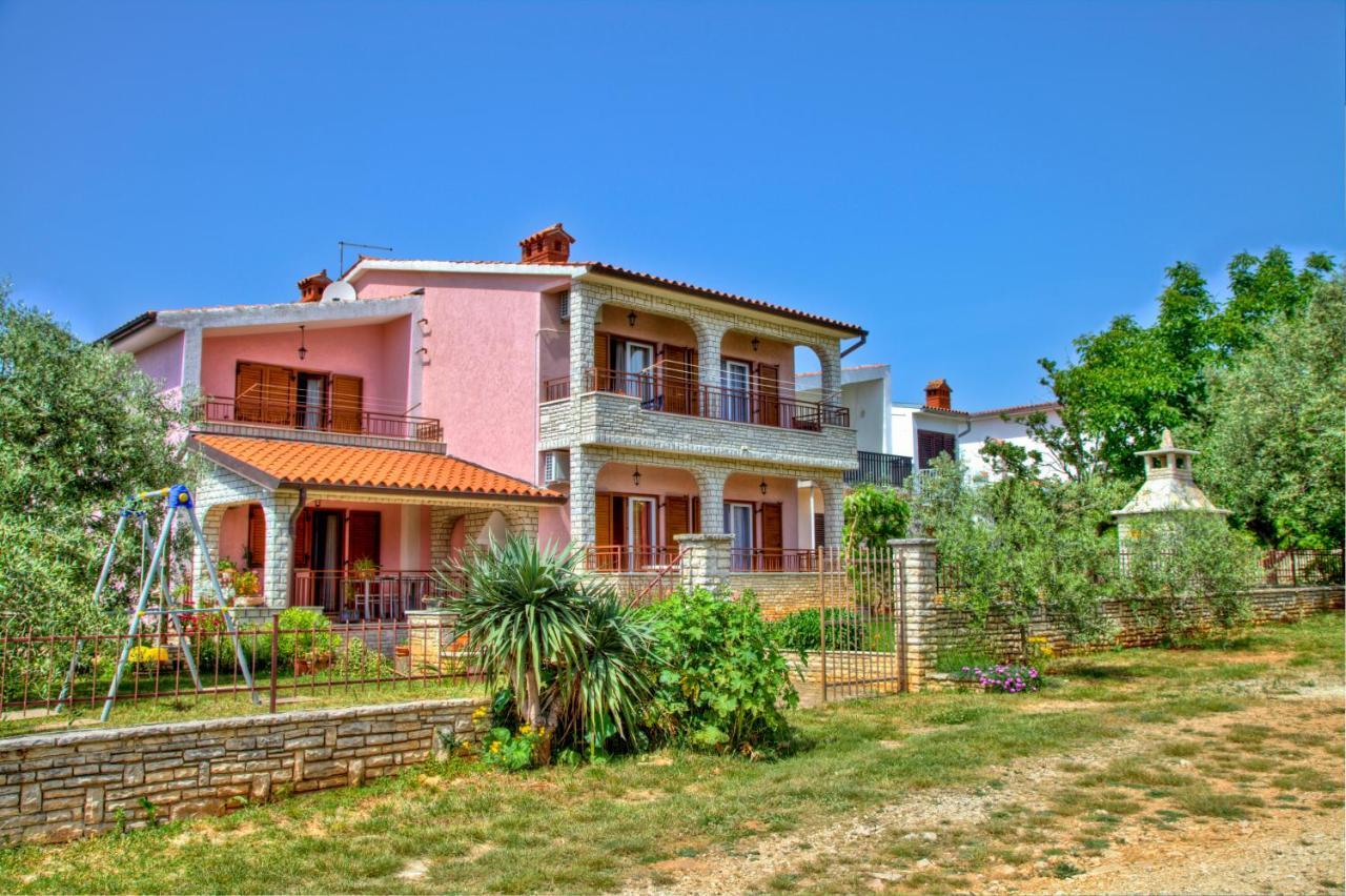 Comfortable Apartments In Peroj Near The Sea Kültér fotó