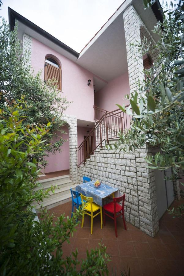 Comfortable Apartments In Peroj Near The Sea Kültér fotó