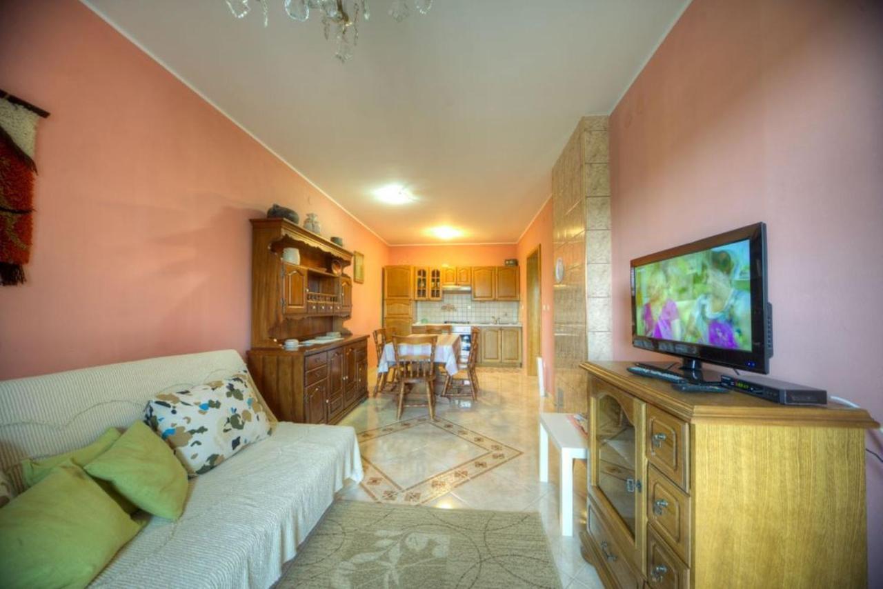 Comfortable Apartments In Peroj Near The Sea Kültér fotó